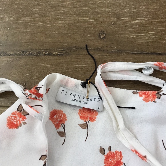 NWT Flynn Skye floral jumper - Picture 3 of 3